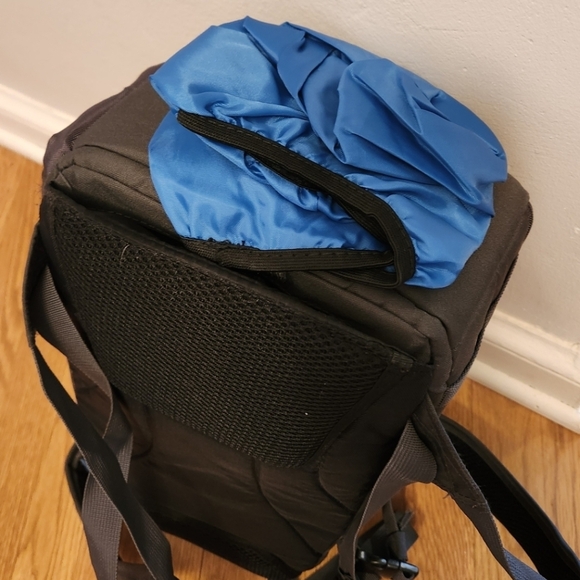 Case Logic Camera Backpack - Picture 7 of 11